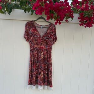 Stretch knit Paisley print dress with the lace hemline